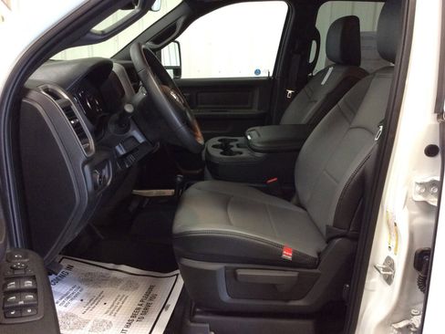 New 2024 RAM 2500 Tradesman w/ Chrome Appearance Group image 15