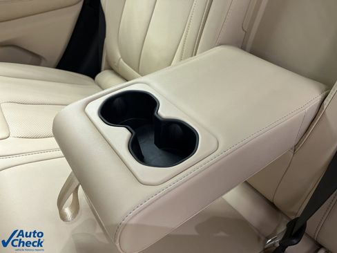 Used 2025 Jeep Grand Cherokee Limited w/ Luxury Tech Group II image 27