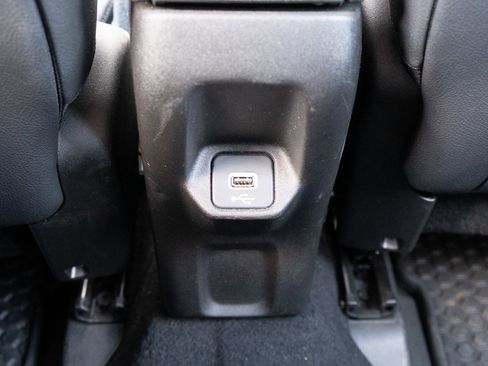 Used 2023 Jeep Renegade Limited image 18