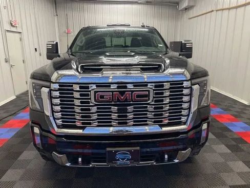 Used 2024 GMC Sierra 2500 Denali image 8