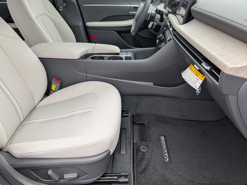New 2025 Hyundai Sonata SEL FWD image 24