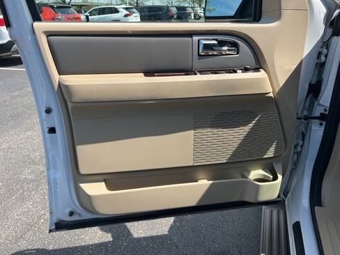 Used 2014 Ford Expedition EL XLT w/ Equipment Group 202A AWD/4WD image 24
