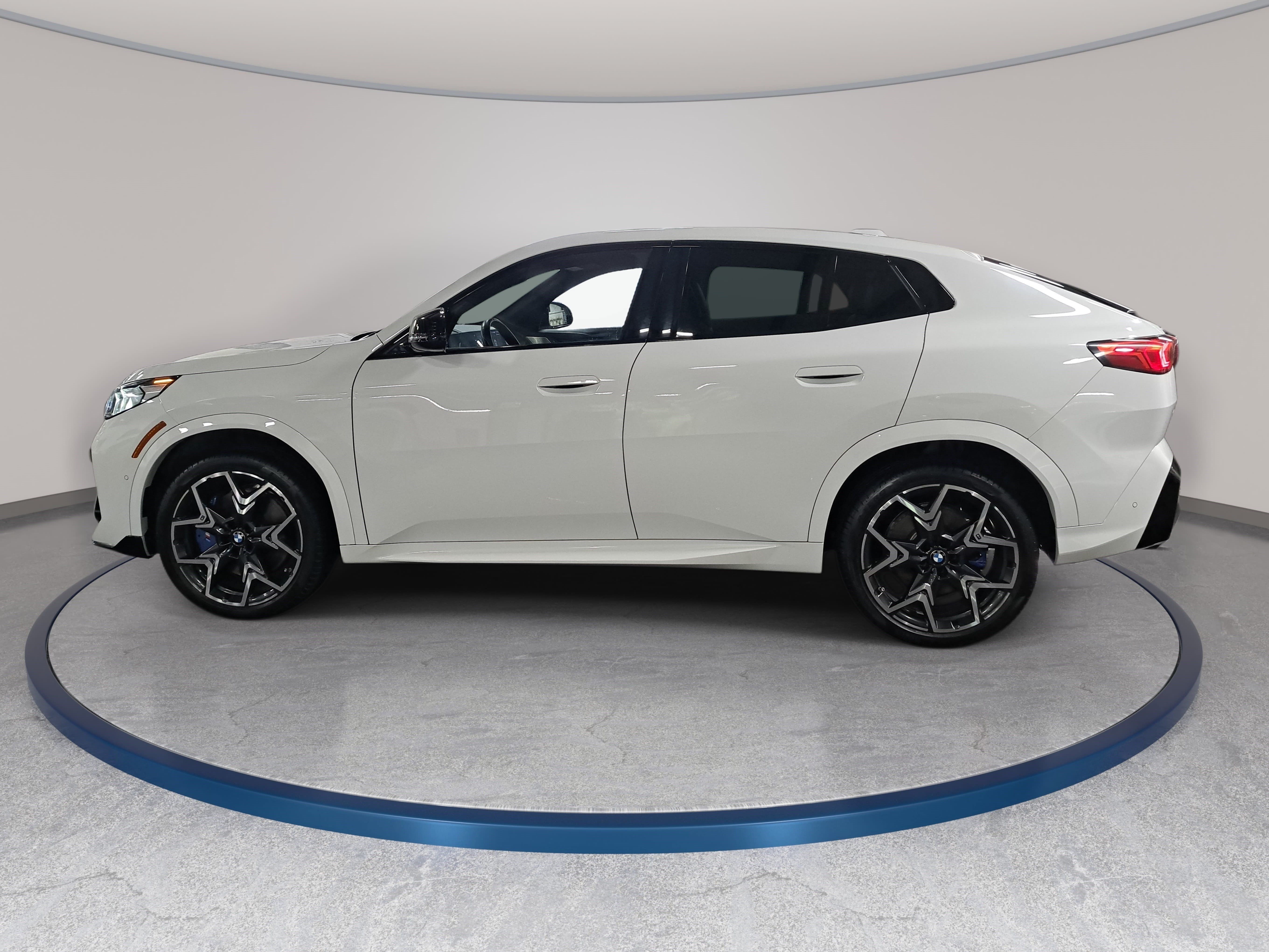 Used 2025 BMW X2 M35i AWD/4WD image 8