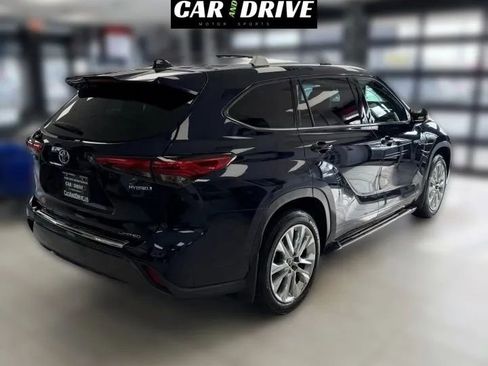 Used 2021 Toyota Highlander Limited image 4