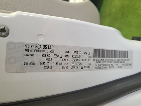 Used 2016 Chrysler Town & Country Touring image 33