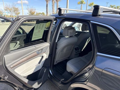 Used 2021 Audi Q5 e Premium Plus w/ Premium Plus Package image 14