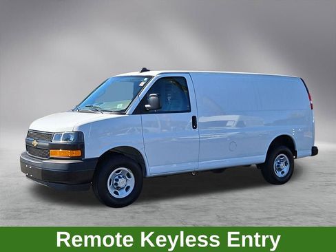 Used 2024 Chevrolet Express 2500 image 3