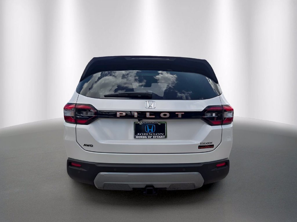 New 2026 Honda Pilot TrailSport image 4