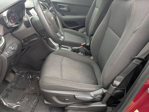 Used 2020 Chevrolet Trax LT FWD image 15