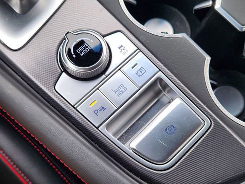 Used 2025 Genesis G70 3.3T Advanced w/ Sport Prestige Package image 18