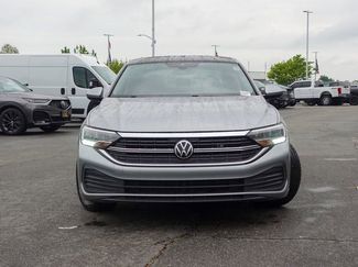 Used 2024 Volkswagen Jetta SE w/ Panoramic Sunroof Package video 2