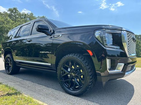 Used 2022 GMC Yukon Denali RWD image 3