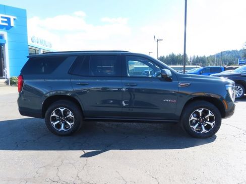 Used 2025 GMC Yukon AT4 w/ AT4 Premium Plus Package AWD/4WD image 9