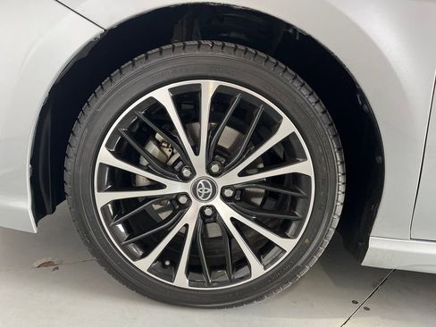 Used 2020 Toyota Camry SE FWD image 14