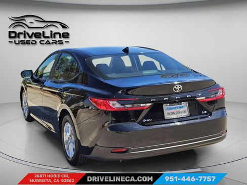 Used 2025 Toyota Camry LE image 8