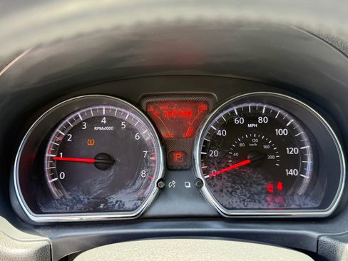 Used 2014 Nissan Versa SV image 11