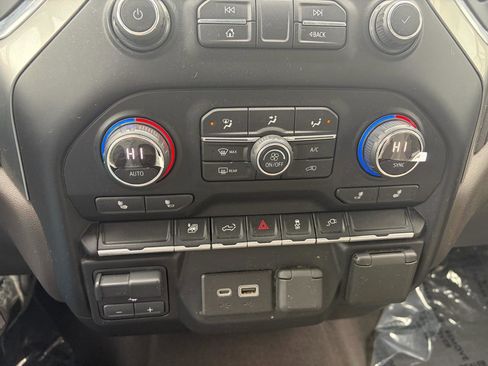 Used 2020 Chevrolet Silverado 2500 LT w/ Fleet Comfort Package image 29