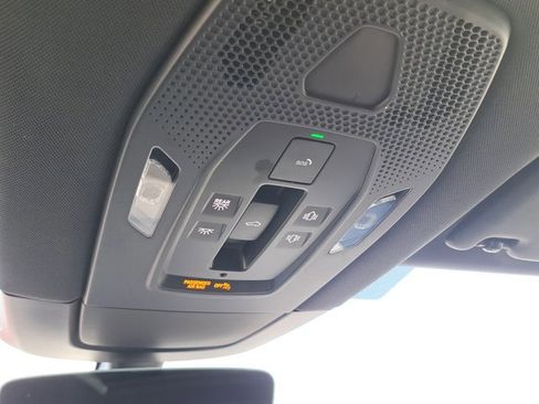 Certified 2025 Porsche Macan 4 Electric image 38