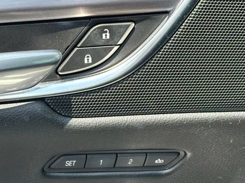 Used 2017 Cadillac XT5 Premium Luxury AWD/4WD image 35