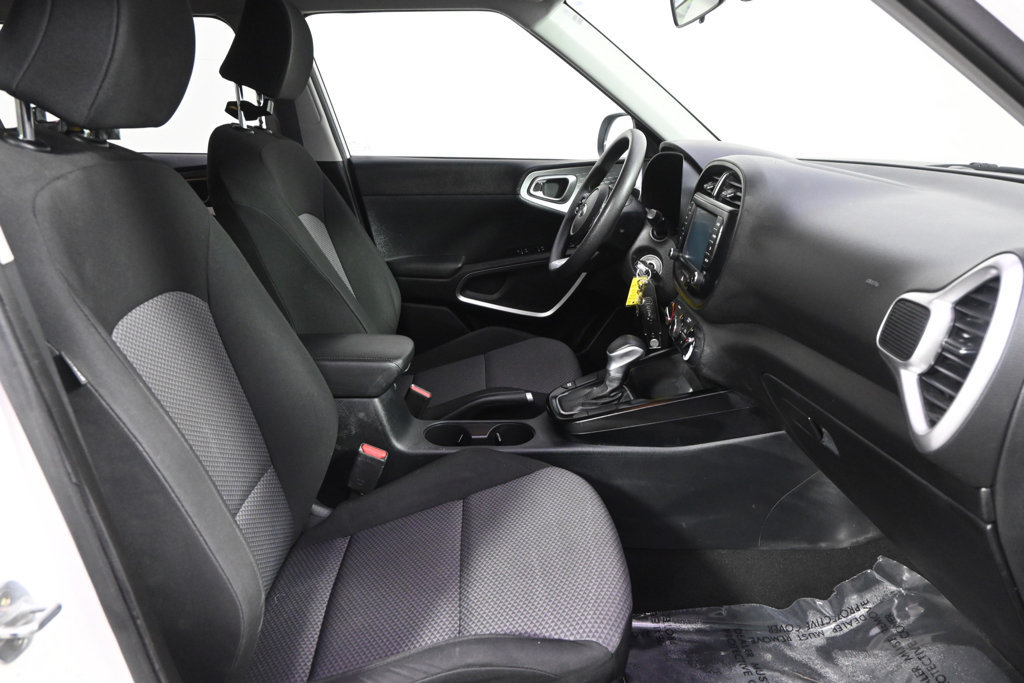 Used 2021 Kia Soul LX FWD image 16