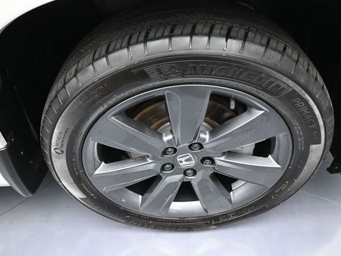 Certified 2023 Honda Pilot Sport image 13