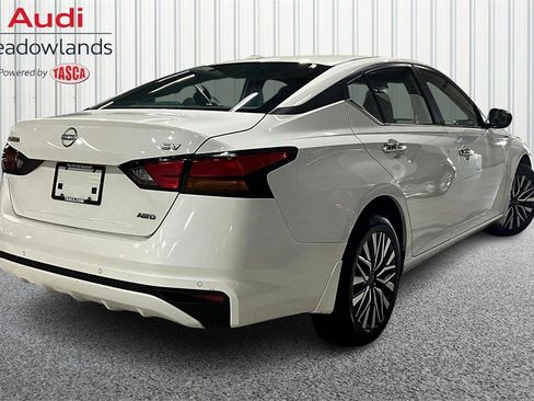 Used 2024 Nissan Altima 2.5 SV image 6