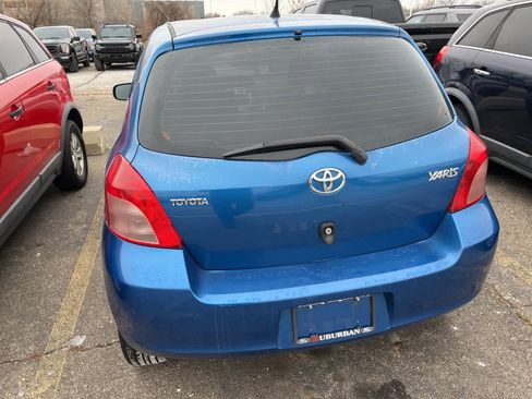 Used 2007 Toyota Yaris 2-Door Hatchback image 12