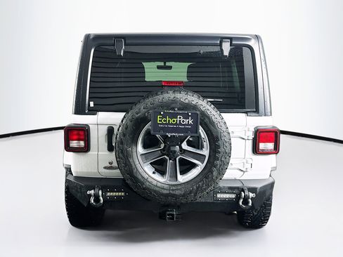 Used 2020 Jeep Wrangler Unlimited Sahara AWD/4WD image 7