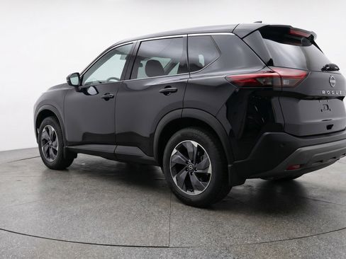 Used 2025 Nissan Rogue SV AWD/4WD image 6