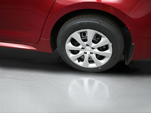 Used 2025 Toyota Corolla LE FWD image 36