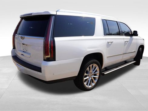 Used 2018 Cadillac Escalade ESV Premium Luxury AWD/4WD image 3