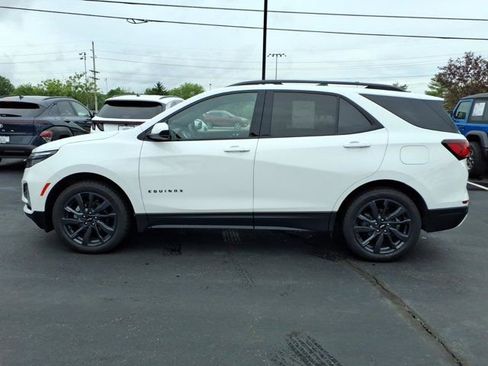 Used 2024 Chevrolet Equinox RS w/ LPO, Floor Liner Package AWD/4WD image 4
