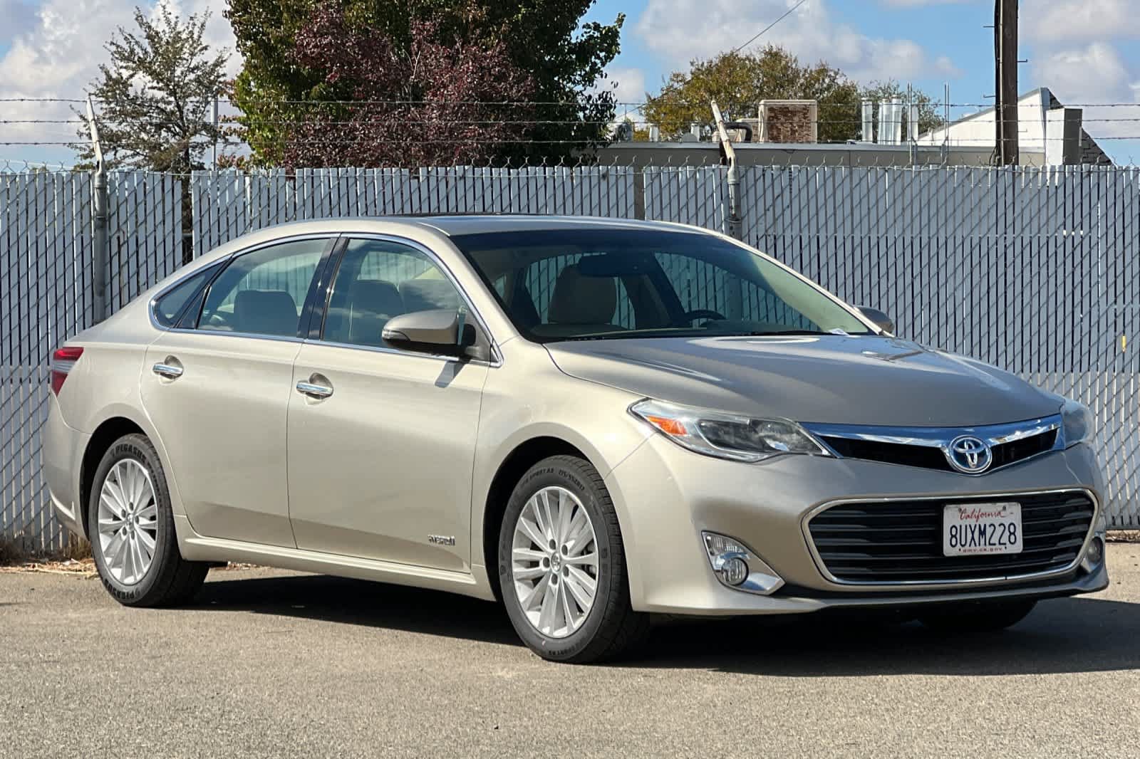 Used 2015 Toyota Avalon XLE Touring FWD image 7