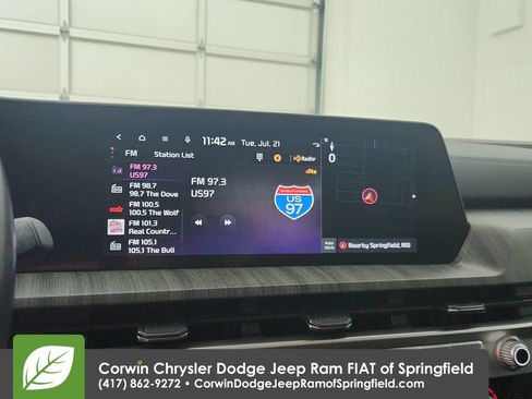 Used 2024 Kia Telluride EX w/ EX Captain's Chair Package FWD image 23