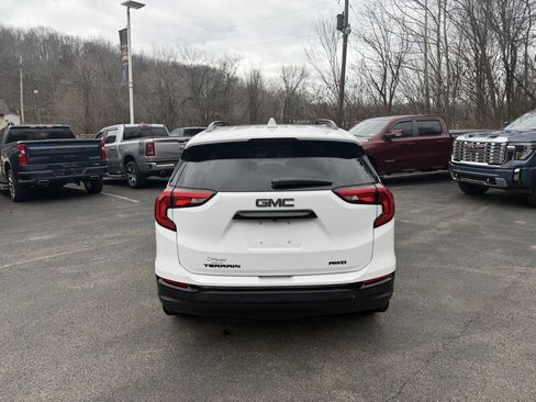 Used 2020 GMC Terrain SLE w/ Driver Convenience Package image 4