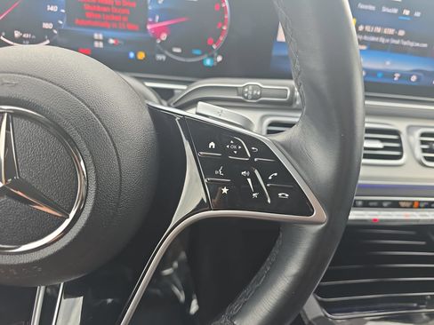 Certified 2025 Mercedes-Benz GLS 450 4MATIC image 18