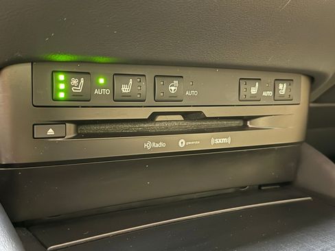 Used 2020 Lexus ES 300h w/ Premium Package image 30