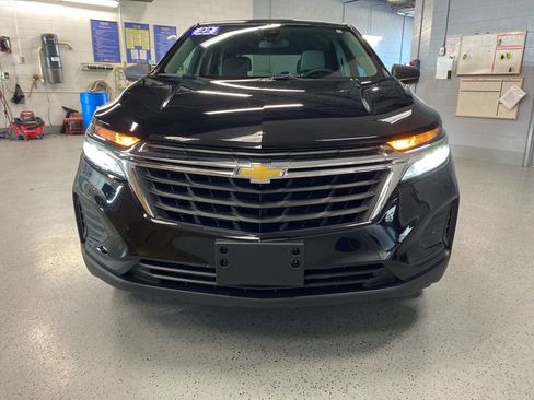 Used 2022 Chevrolet Equinox LS w/ LS Convenience Package image 2
