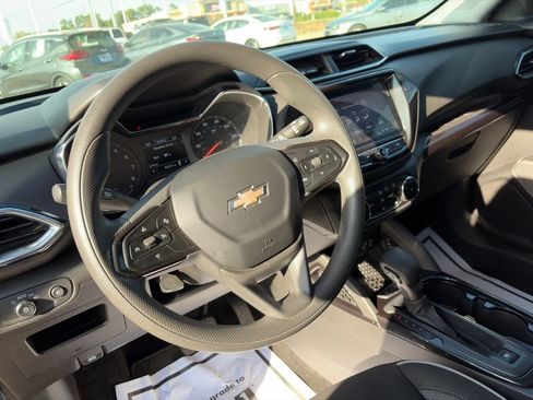 Used 2023 Chevrolet TrailBlazer LT w/ Convenience Package image 17