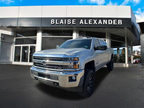 Used 2019 Chevrolet Silverado 2500 LTZ w/ Vortec Plus Package AWD/4WD image 8