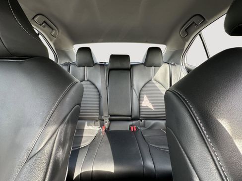 Used 2022 Toyota Camry SE image 13