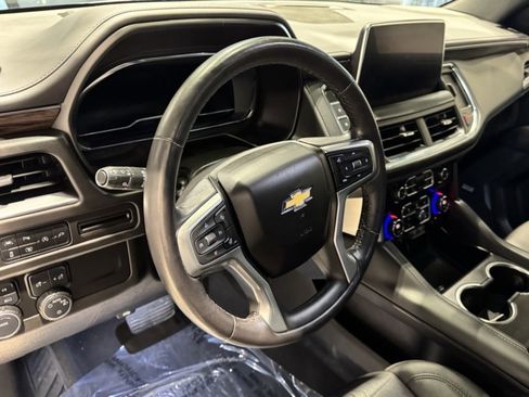 Used 2022 Chevrolet Tahoe LT w/ Luxury Package image 16