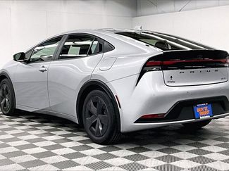 Used 2024 Toyota Prius LE video 2