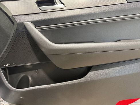 Used 2017 Hyundai Sonata Limited 2.0T FWD image 12