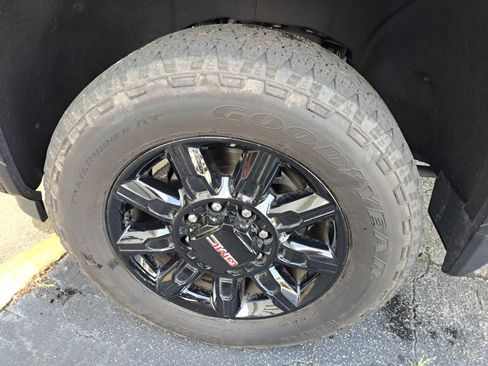 Used 2024 GMC Sierra 2500 AT4 w/ AT4 Premium Plus Package AWD/4WD image 22