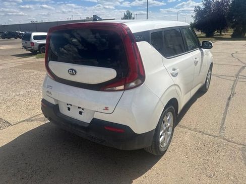 Used 2020 Kia Soul S FWD image 10