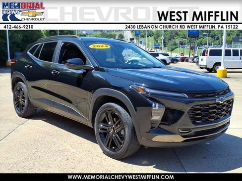 Used 2024 Chevrolet Trax ACTIV w/ Sunroof Package FWD image 1