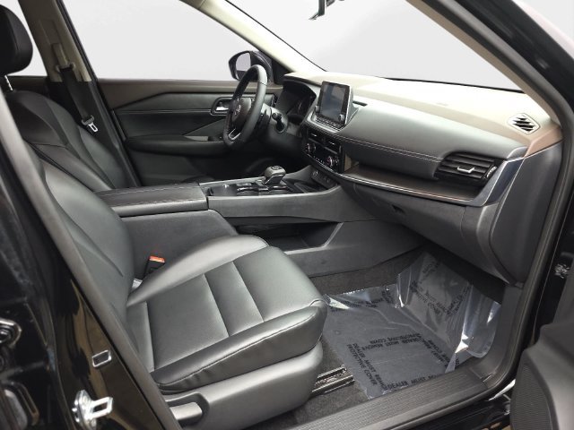 Used 2022 Nissan Rogue SV w/ SV Premium Package FWD image 37