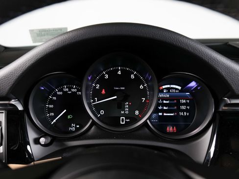 Certified 2026 Porsche Macan AWD/4WD image 13
