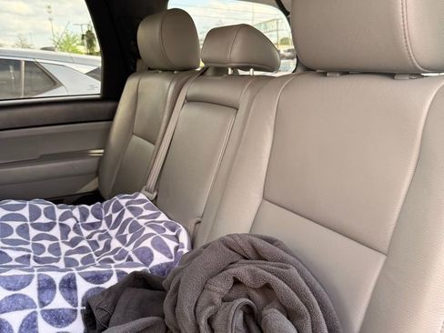 Used 2015 Toyota Sequoia SR5 w/ Premium Package image 10